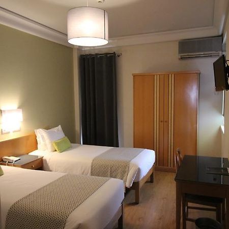 Imperador Hotel Lisbona Esterno foto