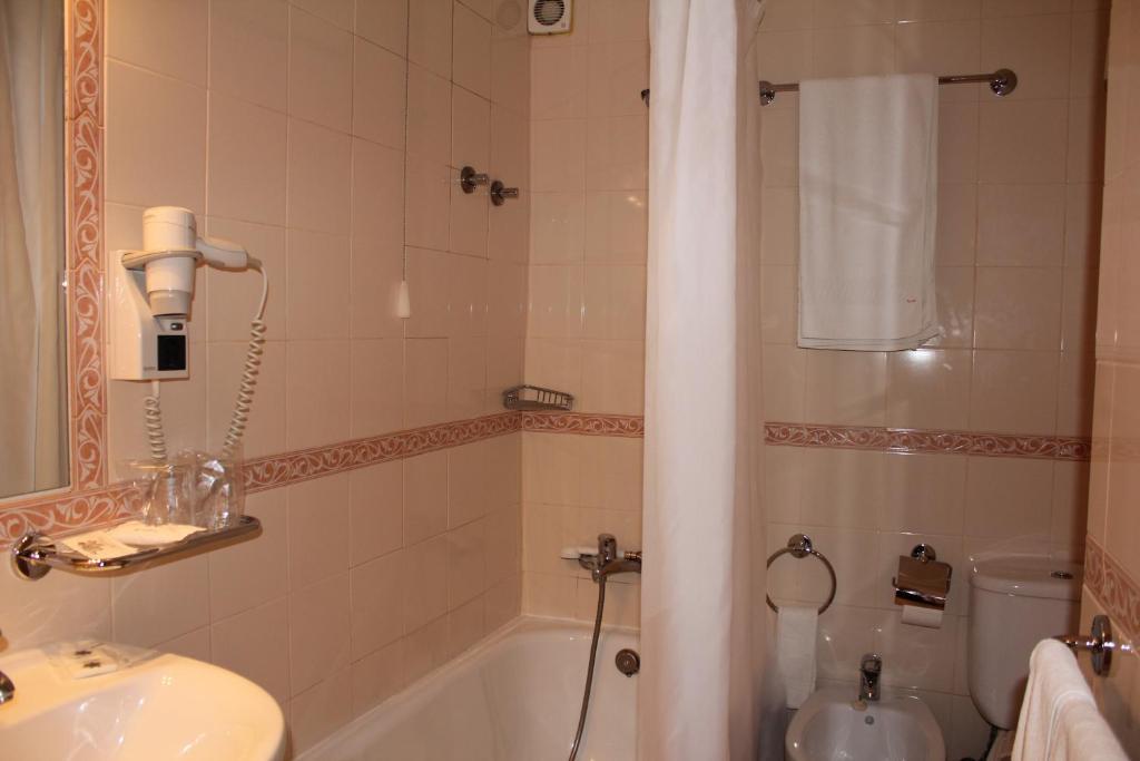 Imperador Hotel Lisbona Esterno foto