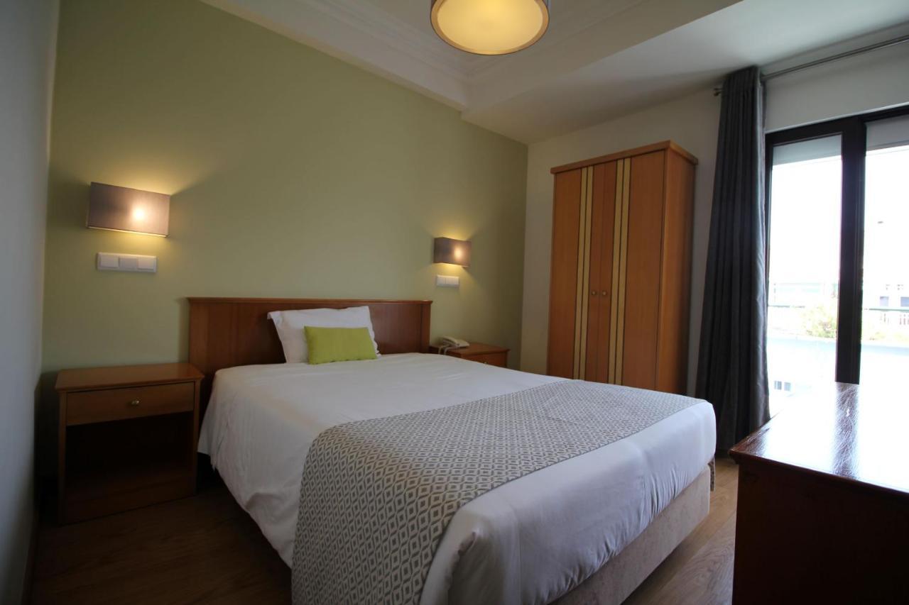 Imperador Hotel Lisbona Esterno foto