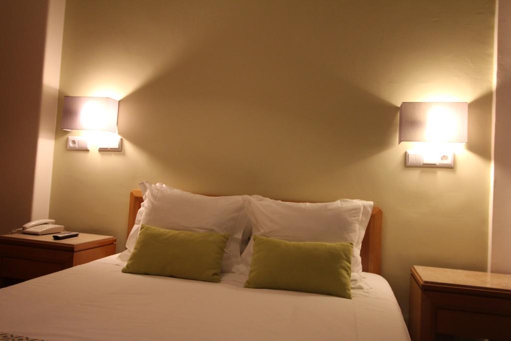 Imperador Hotel Lisbona Esterno foto