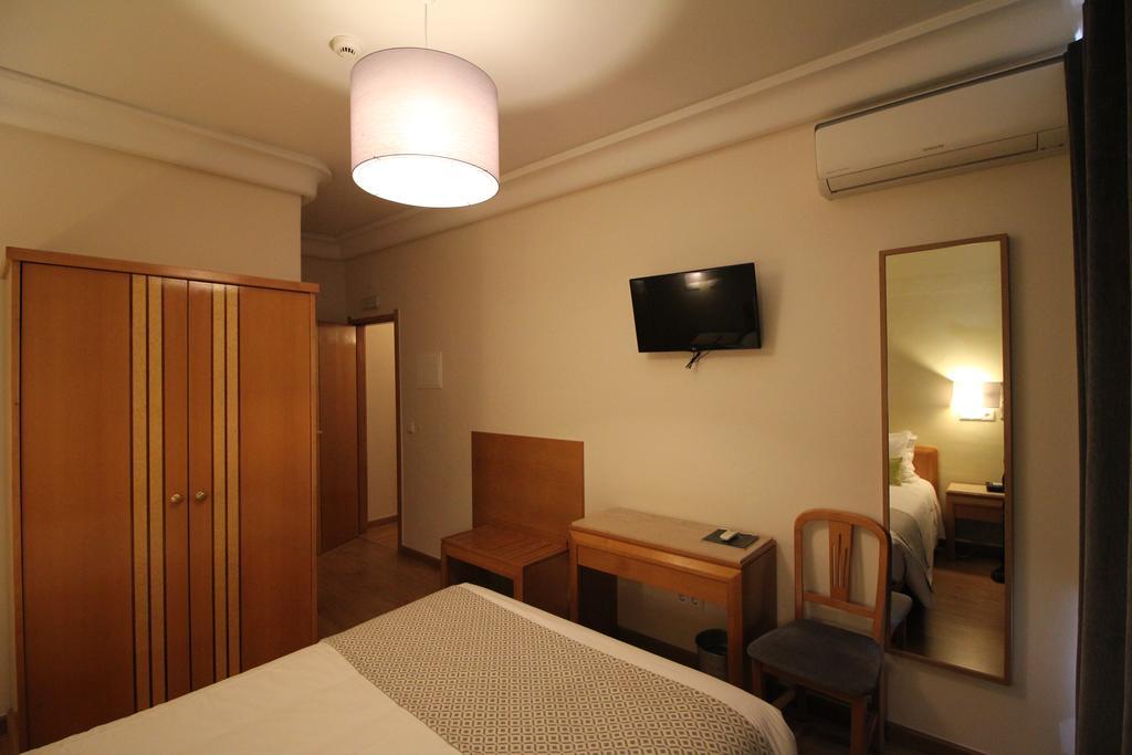 Imperador Hotel Lisbona Esterno foto